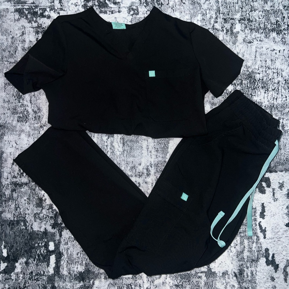 Garde Malade Black Scrub Set